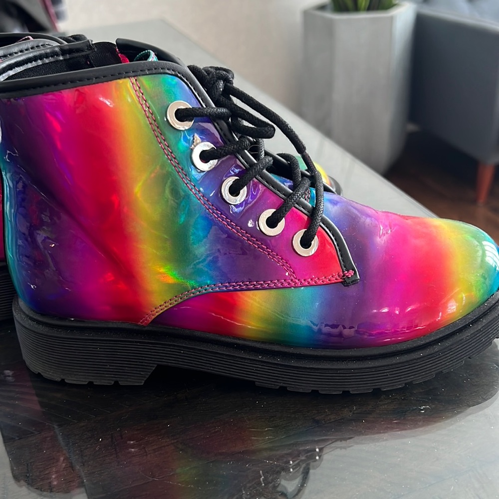 Steve Madden Rainbow Boots. Excellent condition size 5 girls